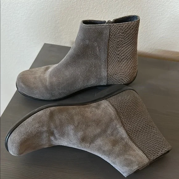 Dansko Gray Suede Leather Ankle Boots - Picture 2 of 4